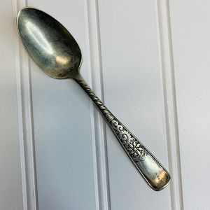 1947 Rogers Bros A1 Silverplate Teaspoon Assyrian Pattern